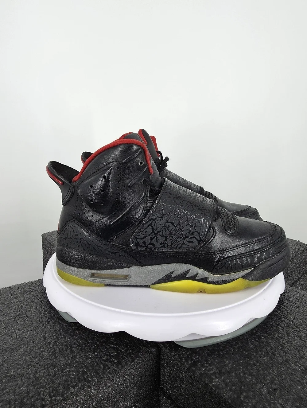Jordan Son of Mars Bred 2015 GS 5Y 6.5W Black Gym Red 512246-006 Glow Outsole